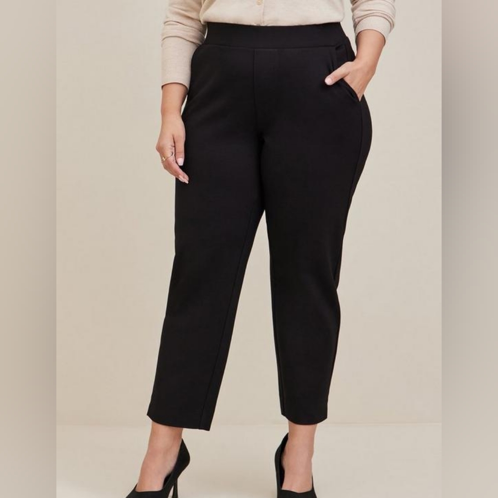 Pull-On Relaxed Taper Studio Luxe Ponte High-Rise Pant size 4R